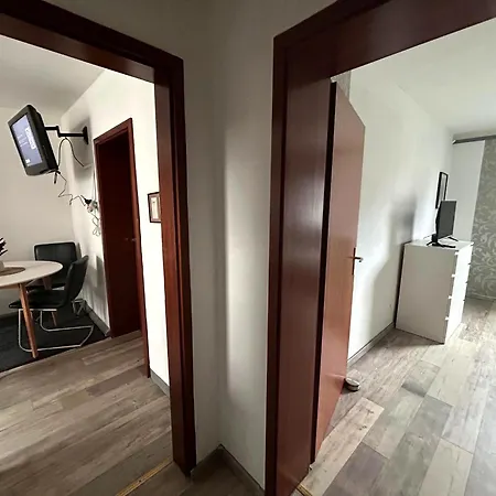 Апартаменты Modern 4 Beds A42 A3